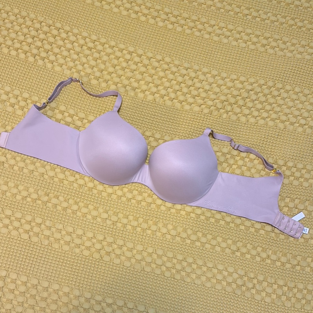 Soft skin tone Victoria’s Secret Bra. Rarely Worn. 34D